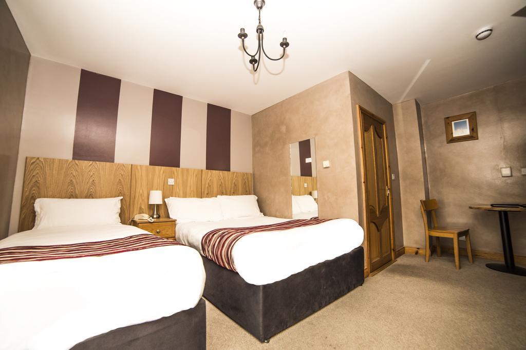 The Frontier Hotel Bridgend Habitación foto